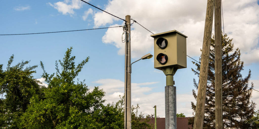 Geldbuße auch bei Nutzung einer „Blitzer-App“ durch den Beifahrer